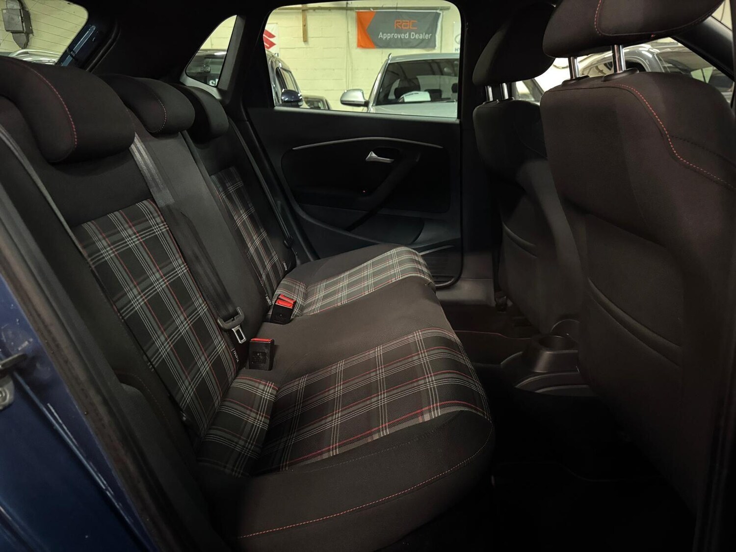 Used Volkswagen Polo 2015 for sale - 76689331: Photo 24