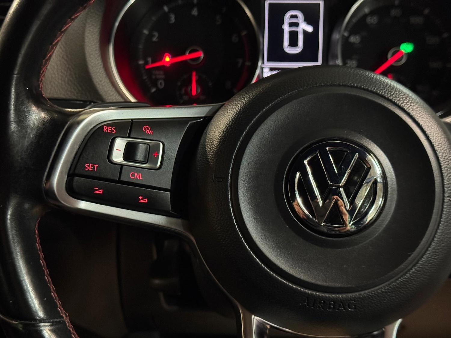 Used Volkswagen Polo 2015 for sale - 76689331: Photo 35