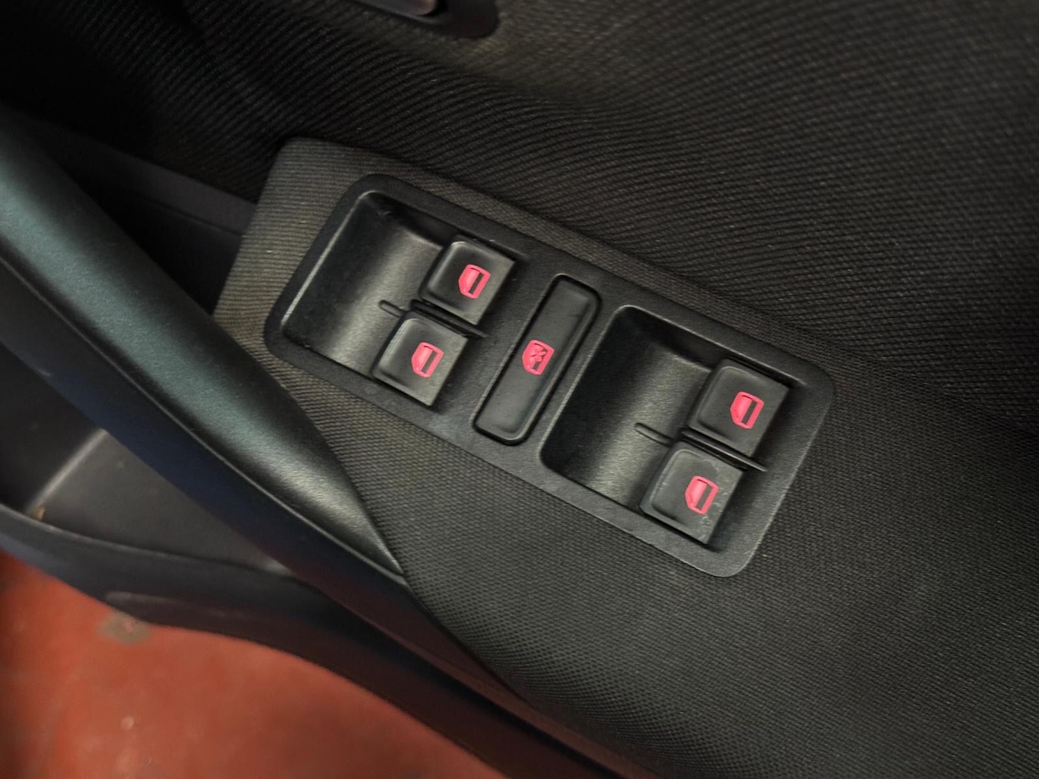 Used Volkswagen Polo 2015 for sale - 76689331: Photo 40