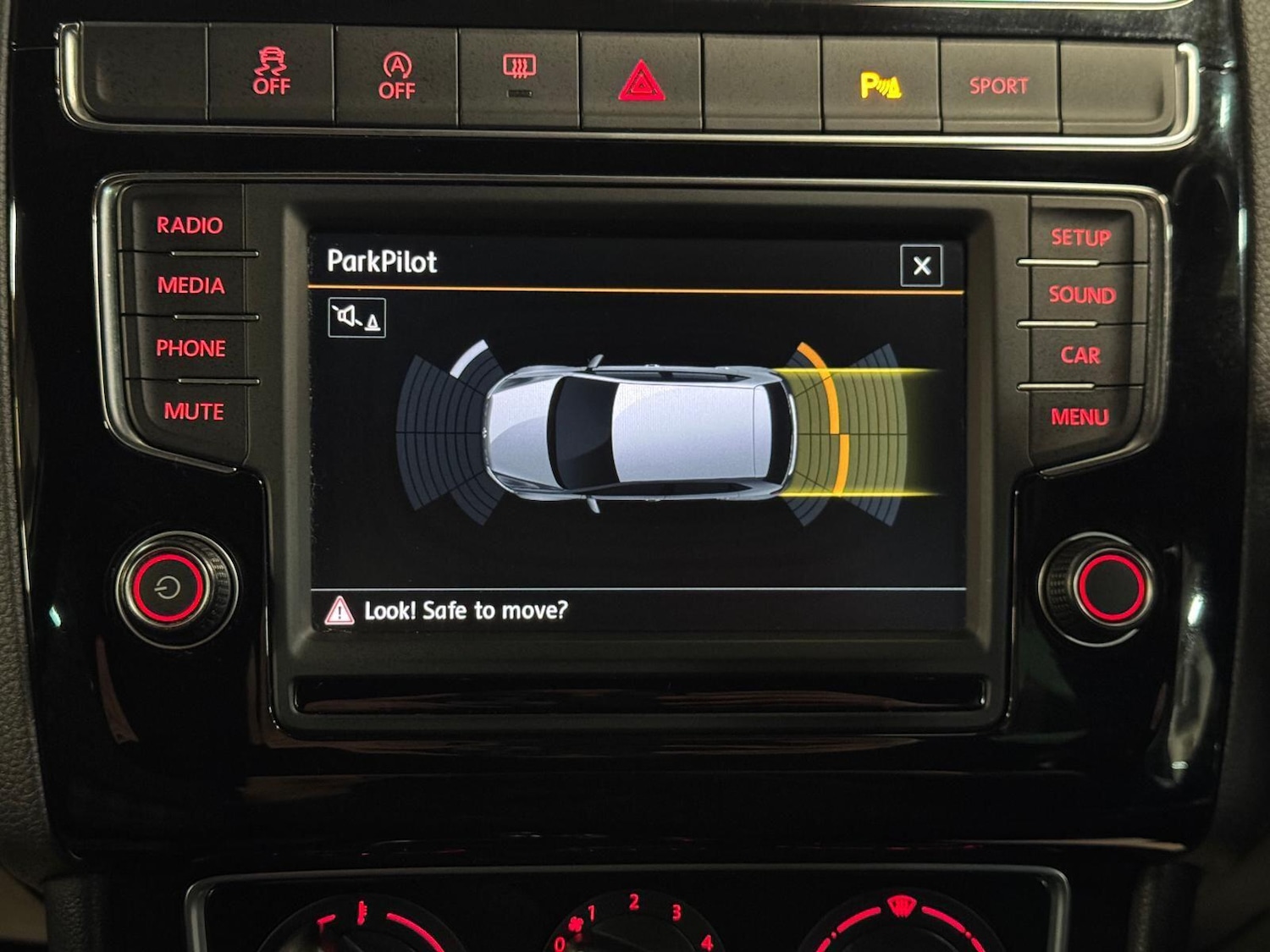 Used Volkswagen Polo 2015 for sale - 76689331: Photo 44