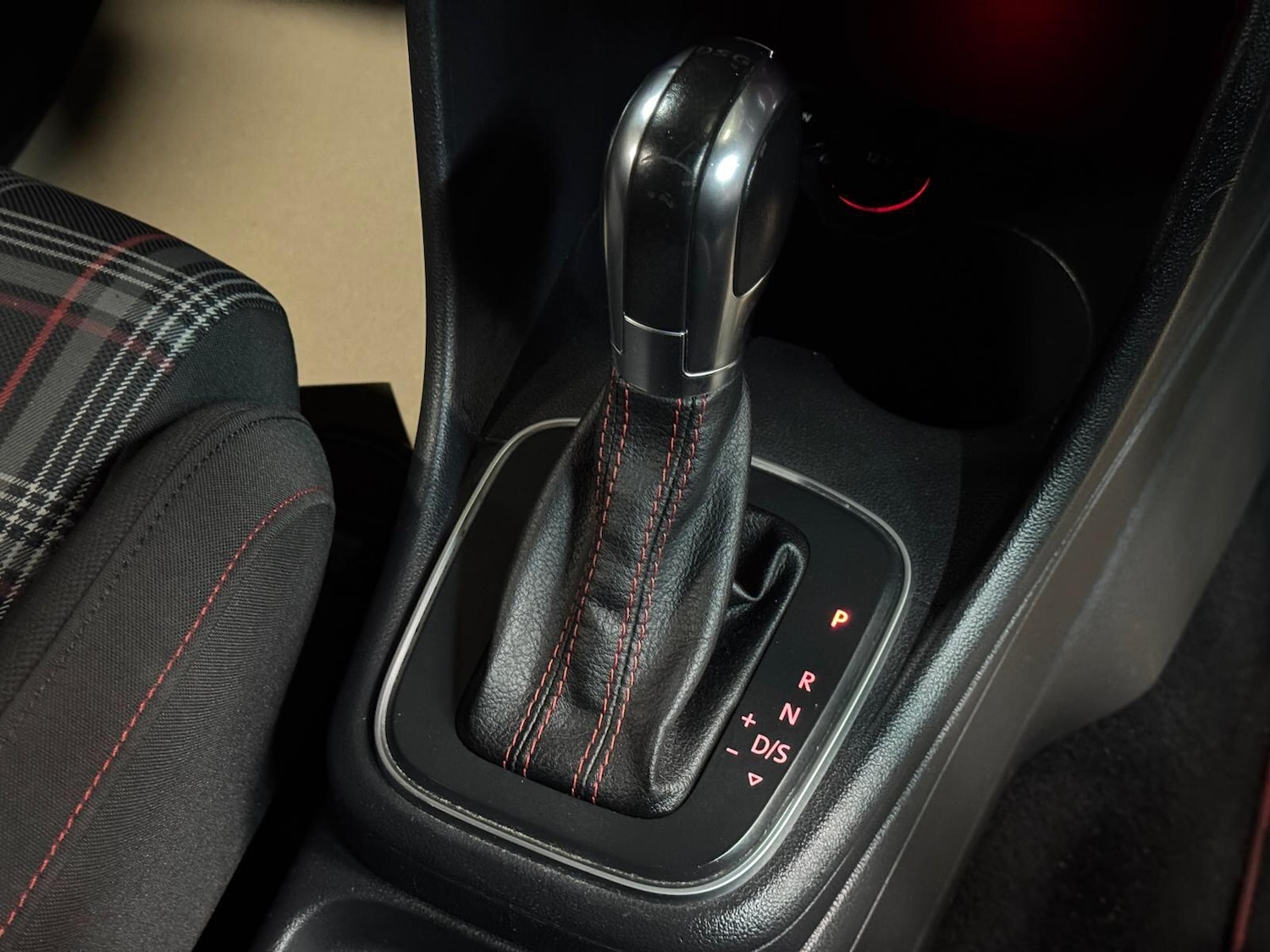 Used Volkswagen Polo 2015 for sale - 76689331: Photo 47