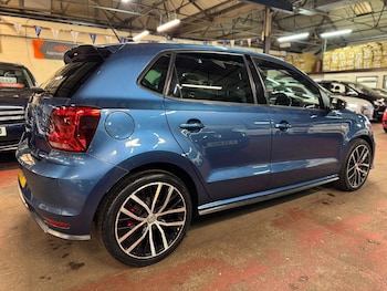 Used Volkswagen Polo 2015 for sale - 76689331: Photo