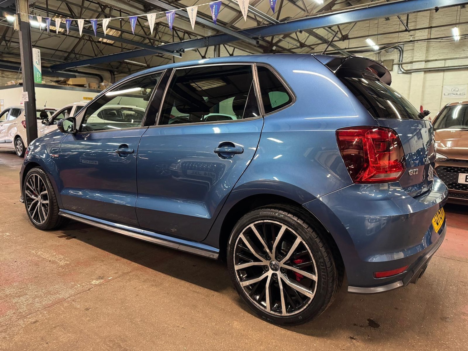 Used Volkswagen Polo 2015 for sale - 76689331: Photo 6