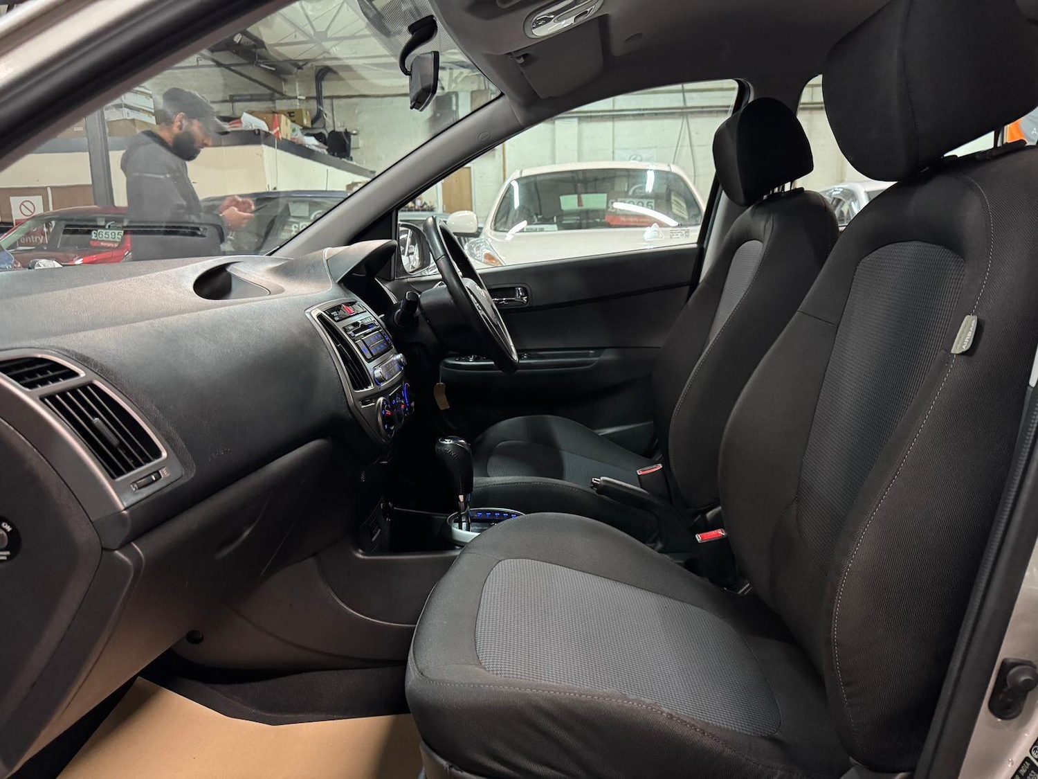 Used Hyundai i20 2012 for sale - 76270079: Photo 22