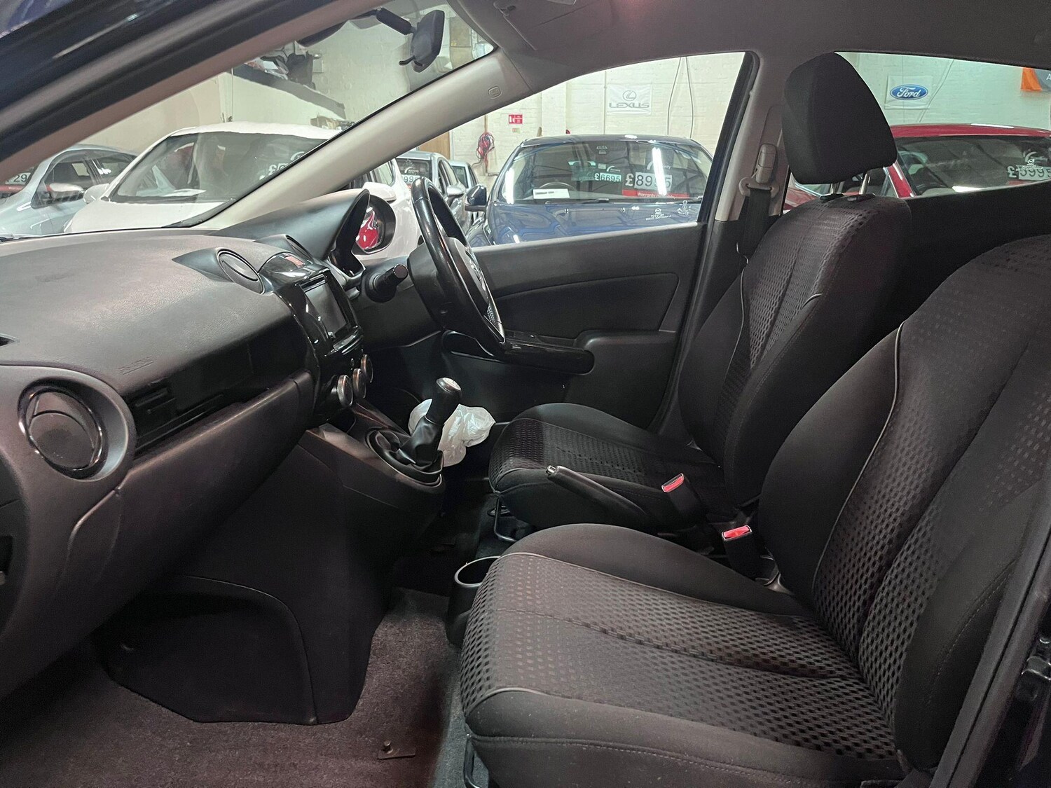 Used Mazda Mazda2 2014 for sale - 76989792: Photo 19