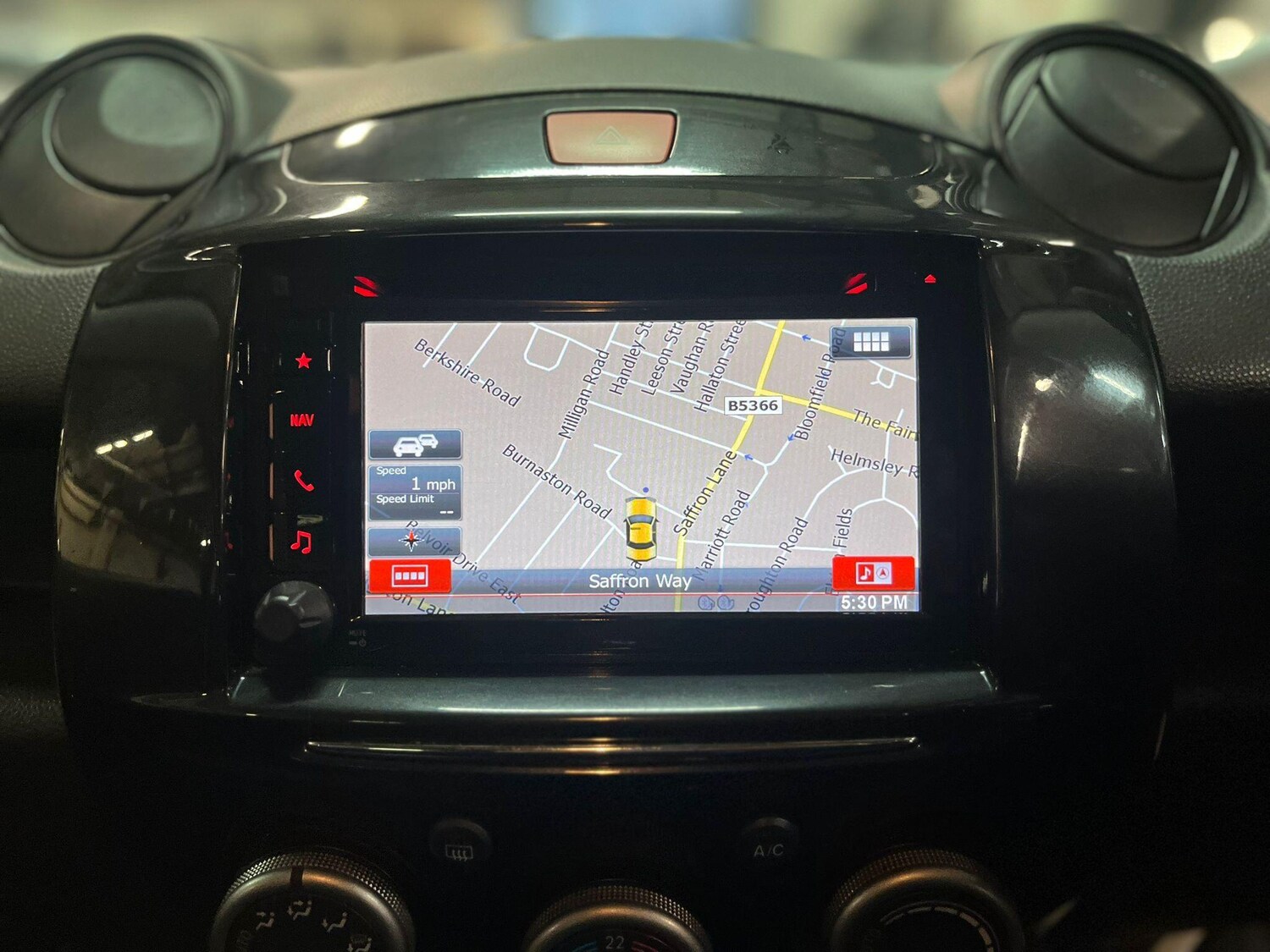 Used Mazda Mazda2 2014 for sale - 76989792: Photo 28