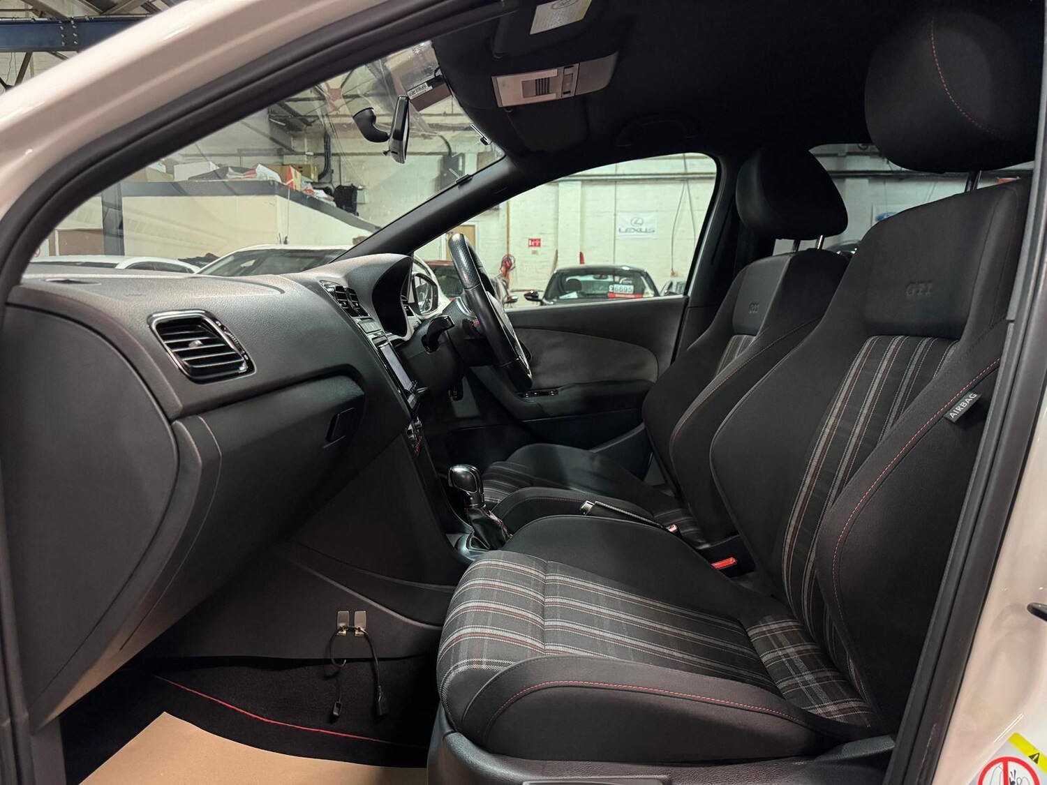 Used Volkswagen Polo for sale - 76485101: Photo 22