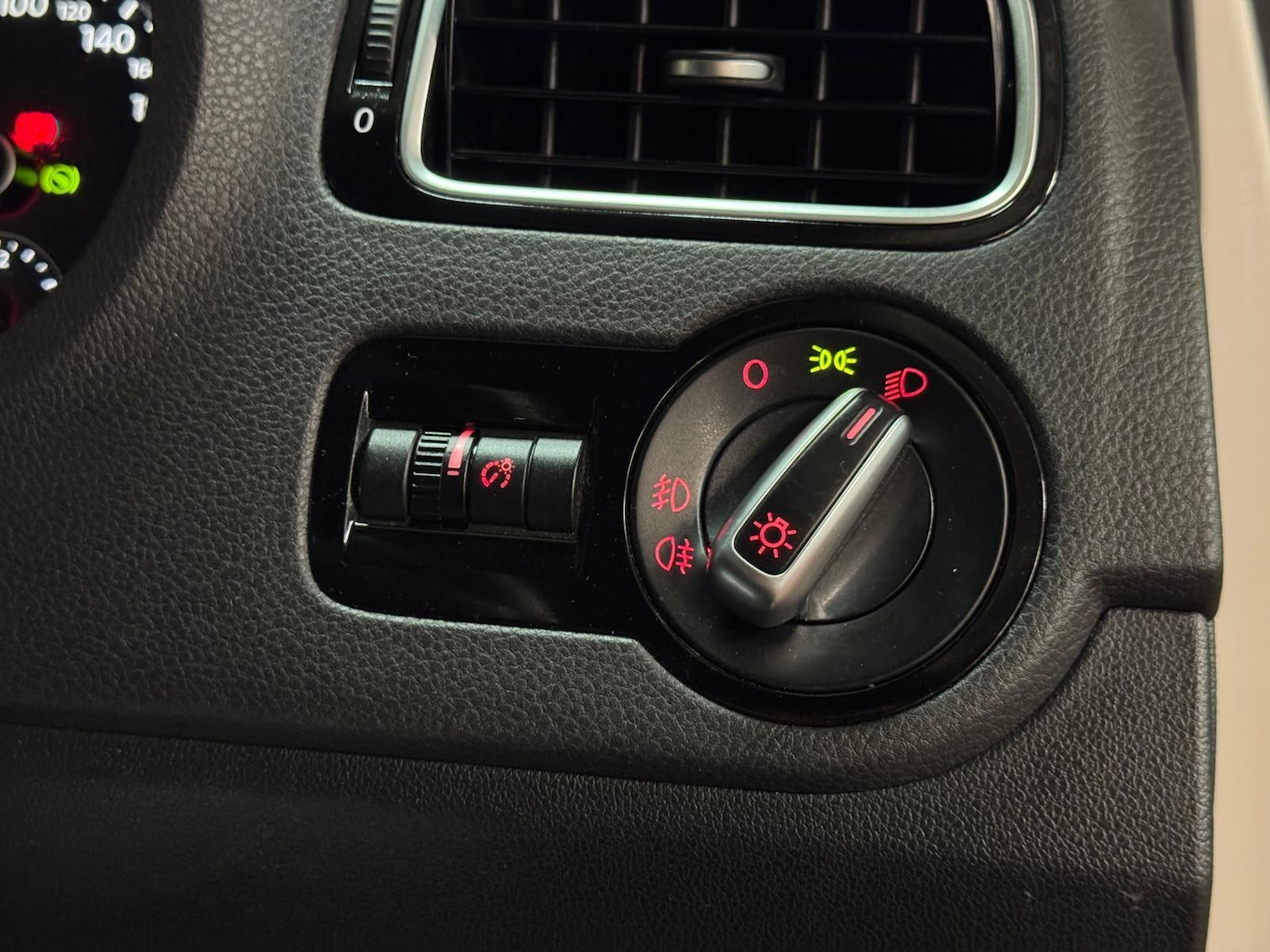 Used Volkswagen Polo for sale - 76485101: Photo 37