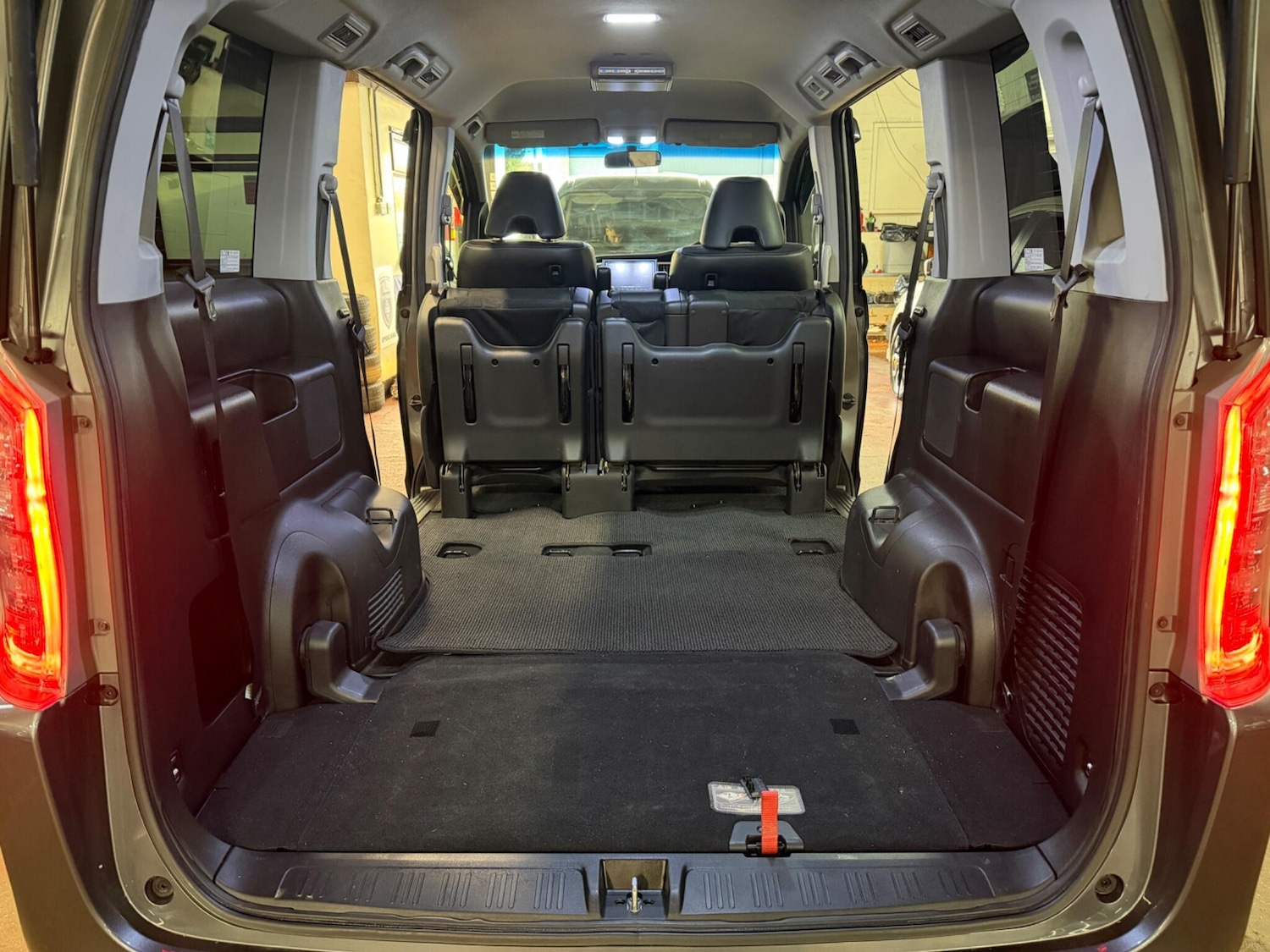 Used Honda Stepwagon for sale - 77768874: Photo 21