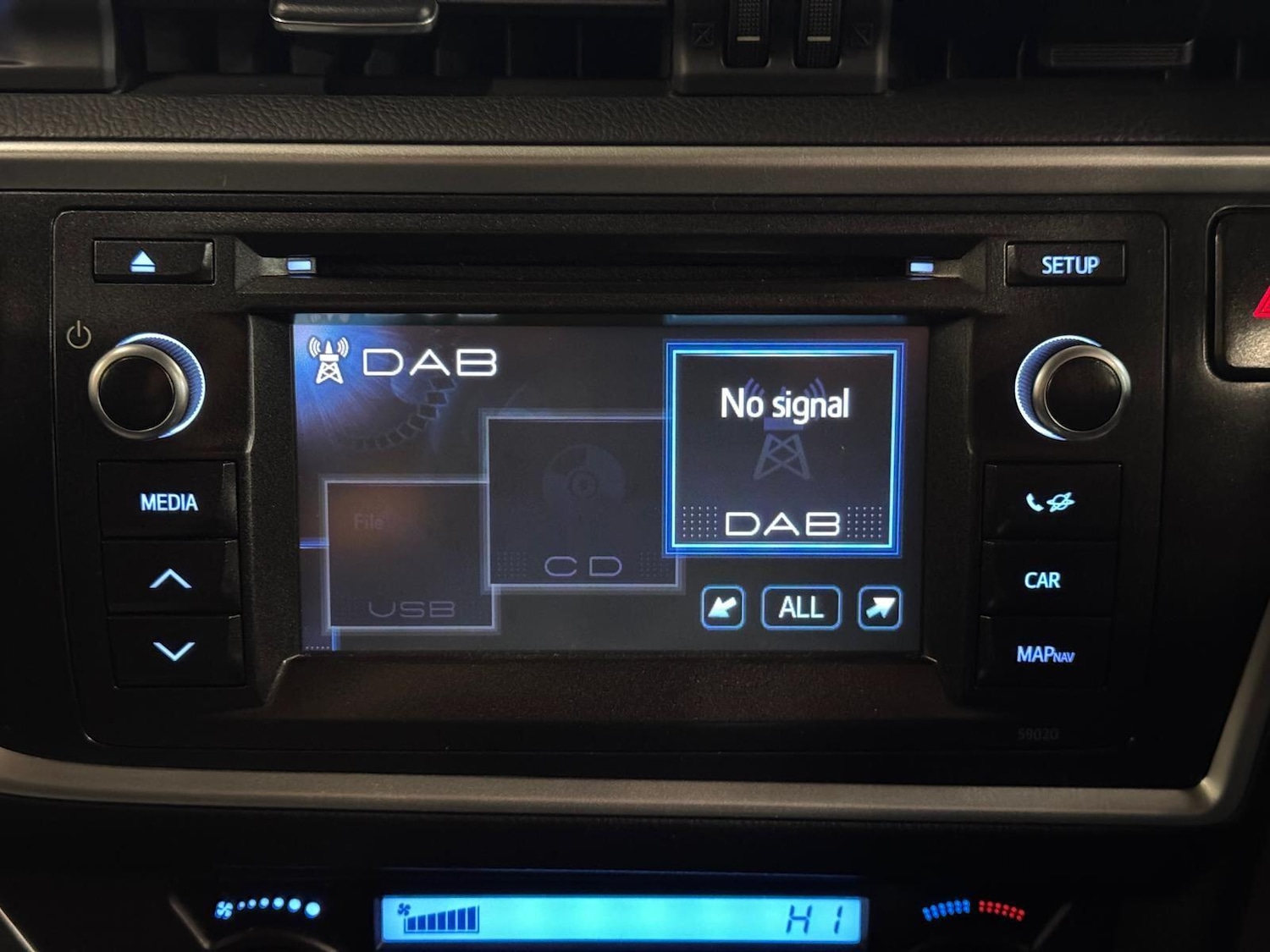 Used Toyota Auris 2013 for sale - 77852800: Photo 28