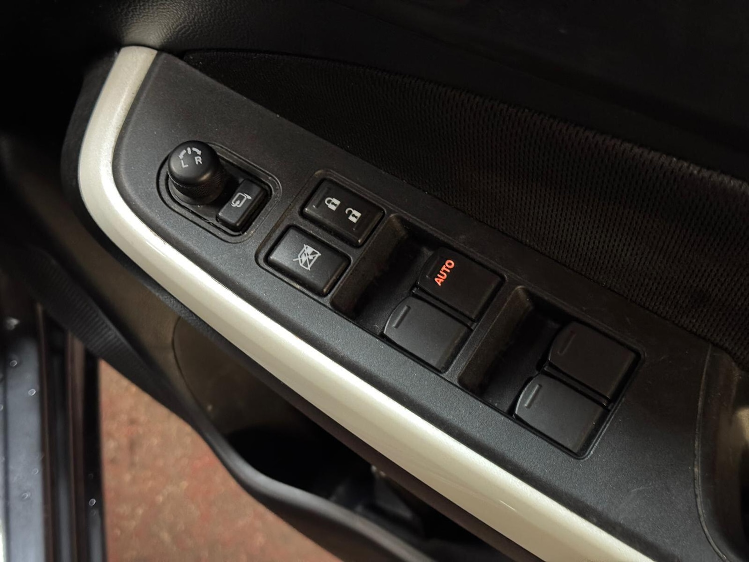 Used Suzuki Swift 2018 for sale - 76781339: Photo 37