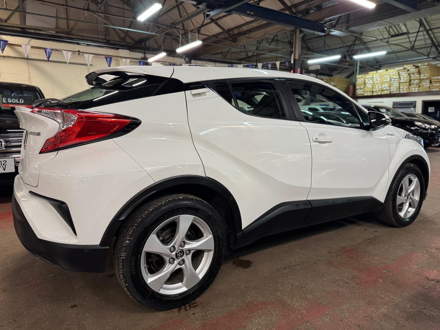 Used Toyota C-HR 2019 for sale - 77784170: Photo 14