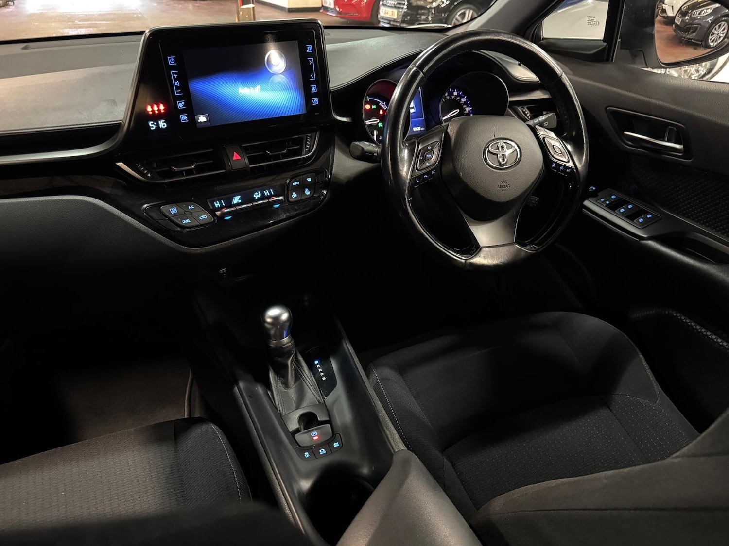 Used Toyota C-HR 2019 for sale - 77784170: Photo 25