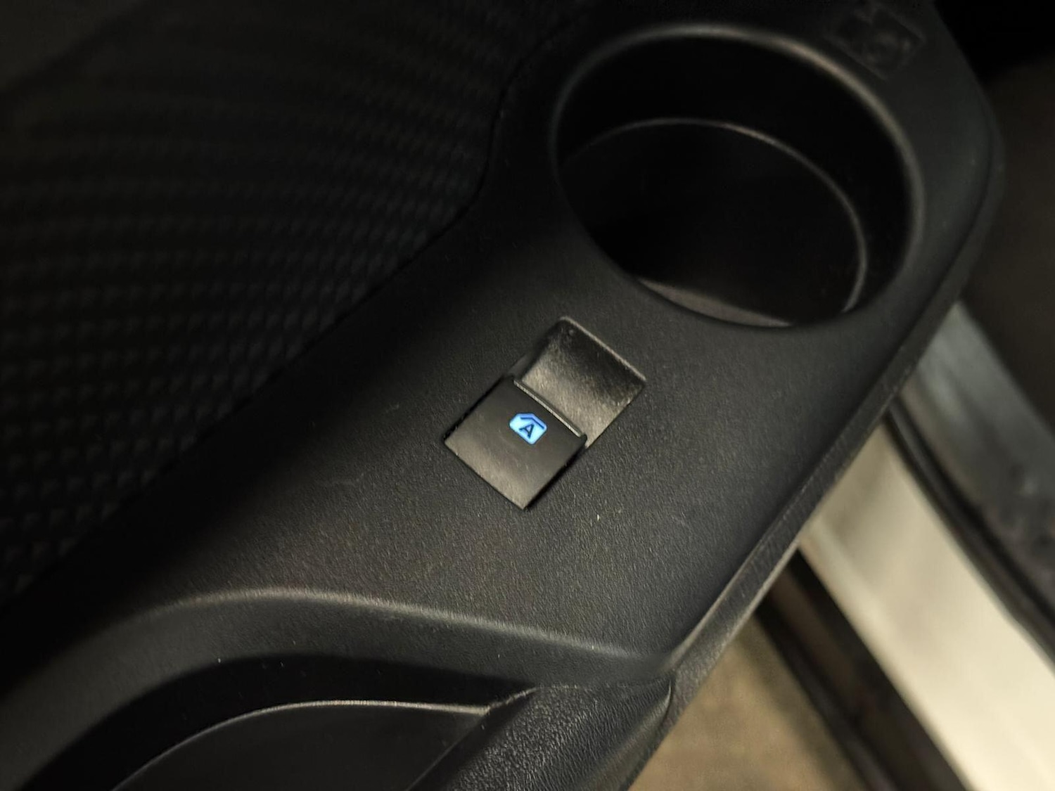 Used Toyota C-HR 2019 for sale - 77784170: Photo 38