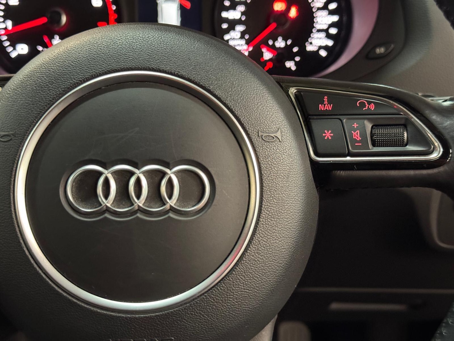 Used Audi Q3 for sale - 77537429: Photo 36