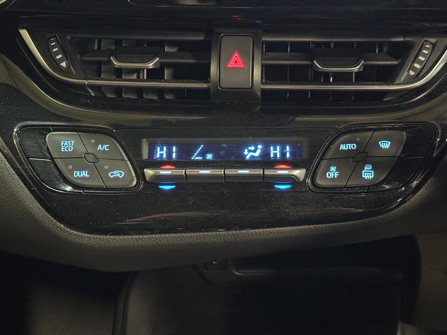 Used Toyota C-HR 2019 for sale - 77738319: Photo 34