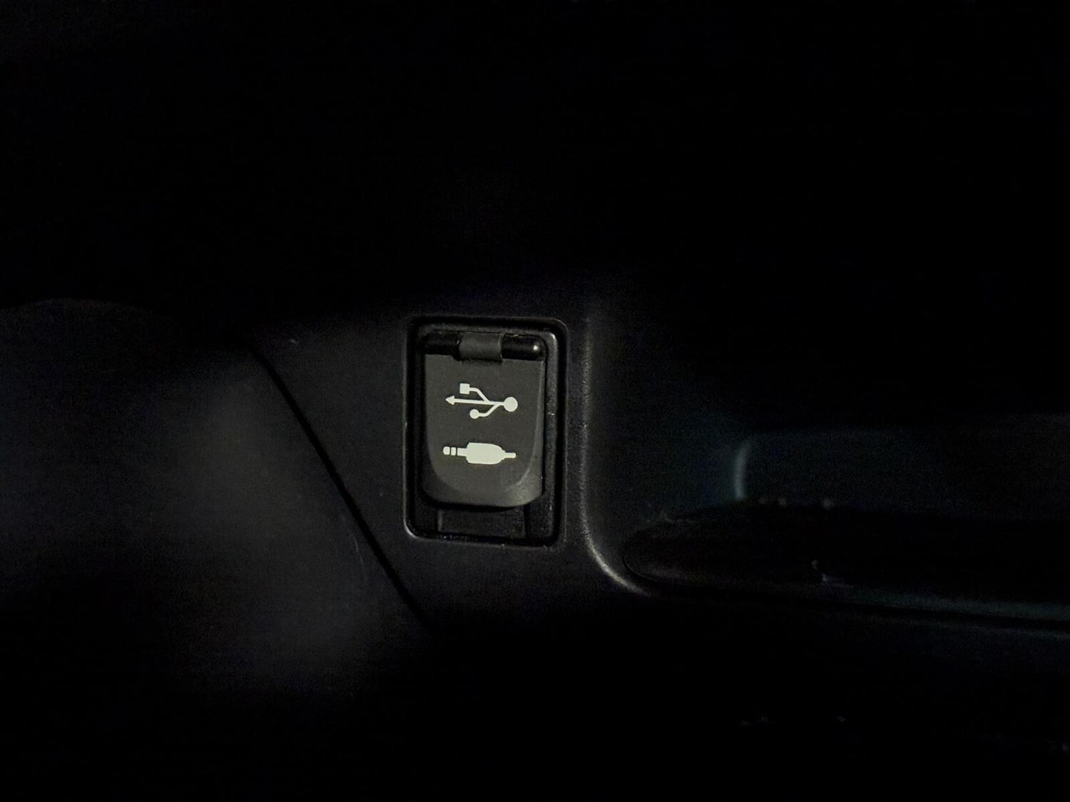 Used Toyota C-HR 2019 for sale - 77738319: Photo 37