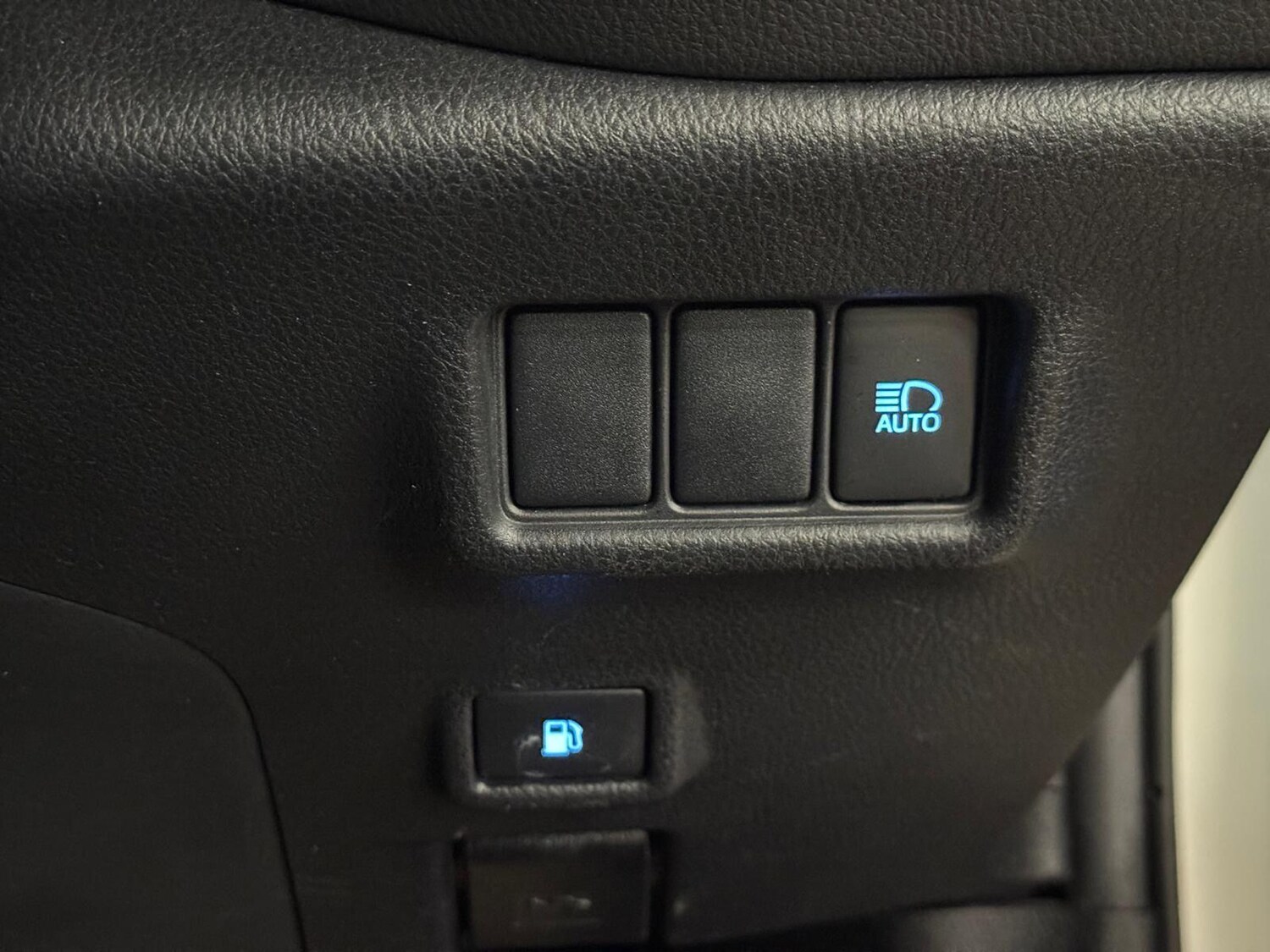 Used Toyota C-HR 2019 for sale - 77738319: Photo 40