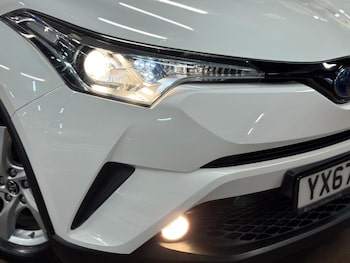 Used Toyota C-HR 2017 for sale - 77738319: Photo