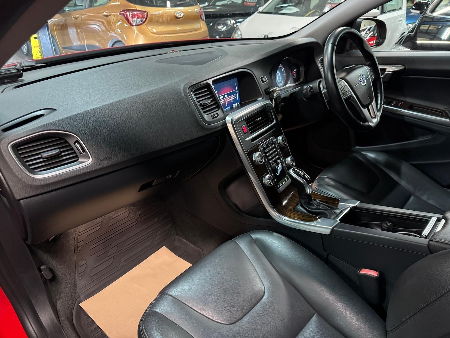 Used Volvo V60 for sale - 77029664: Photo 24