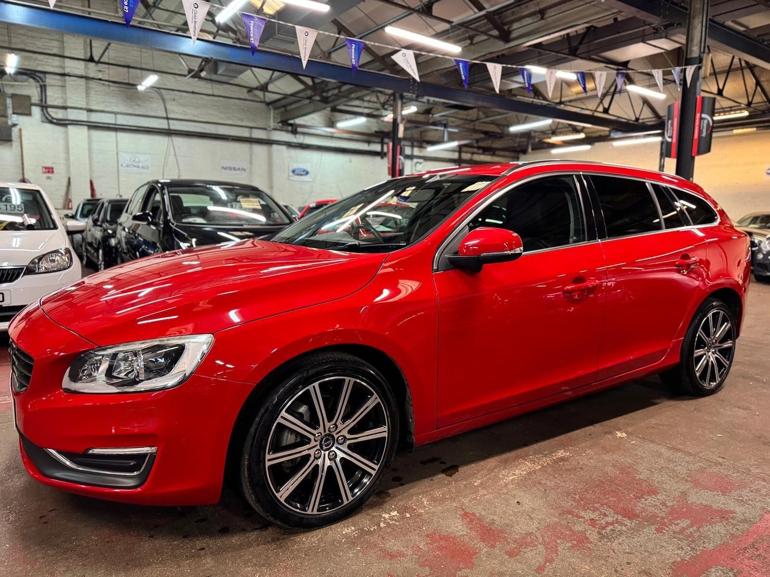 Used Volvo V60 for sale - 77029664: Photo 3