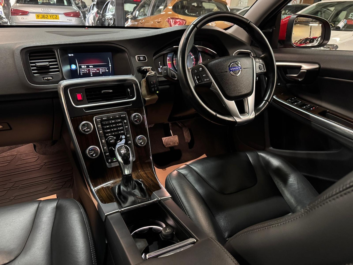 Used Volvo V60 for sale - 77029664: Photo 33