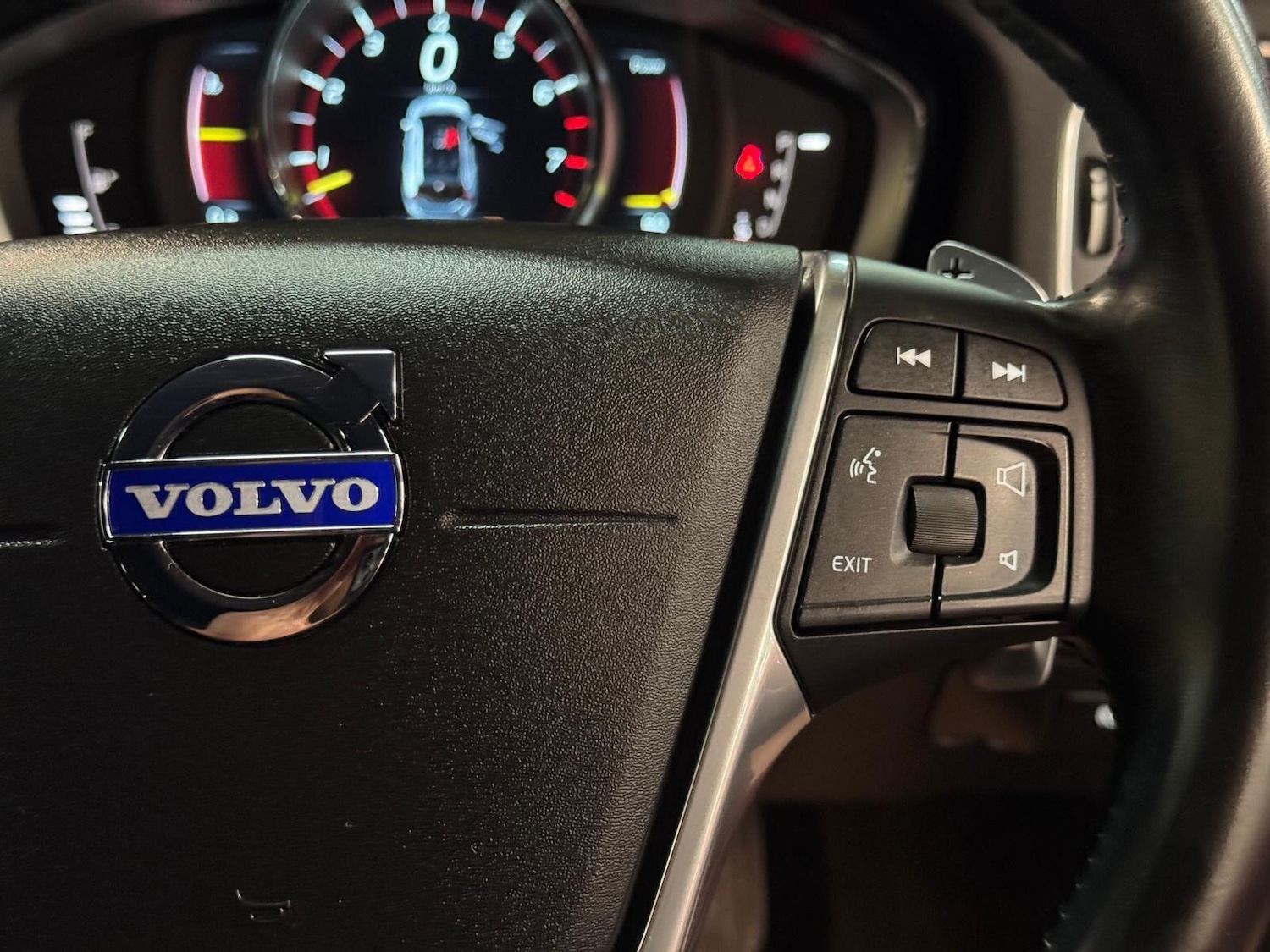 Used Volvo V60 for sale - 77029664: Photo 35