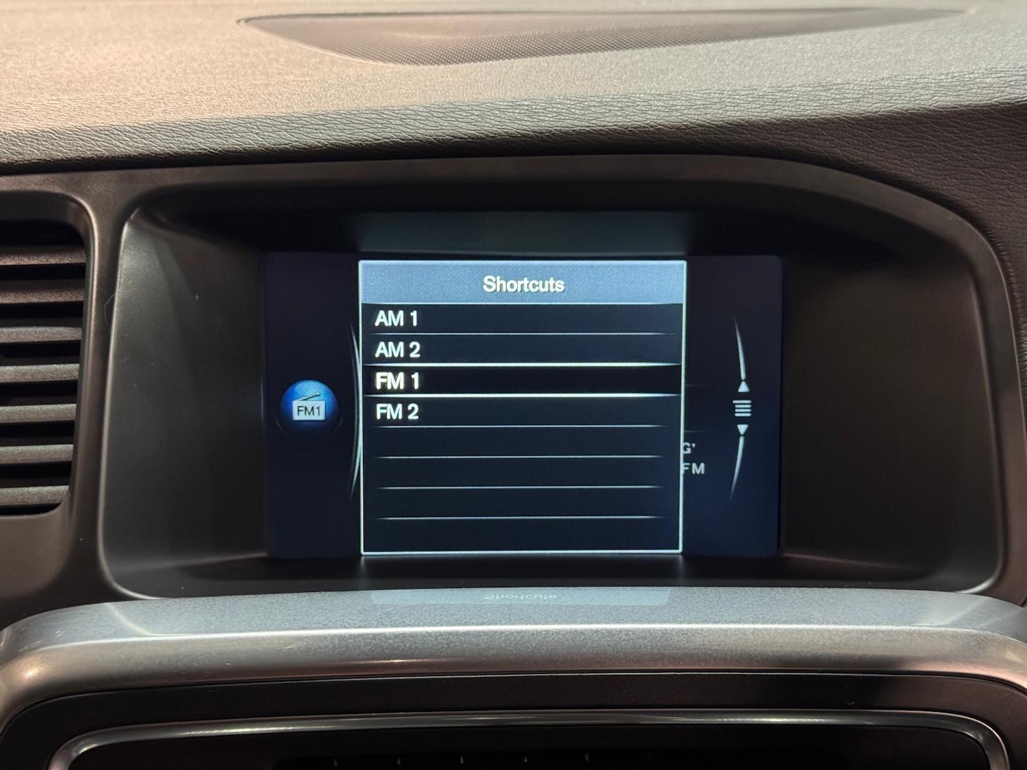 Used Volvo V60 for sale - 77029664: Photo 38