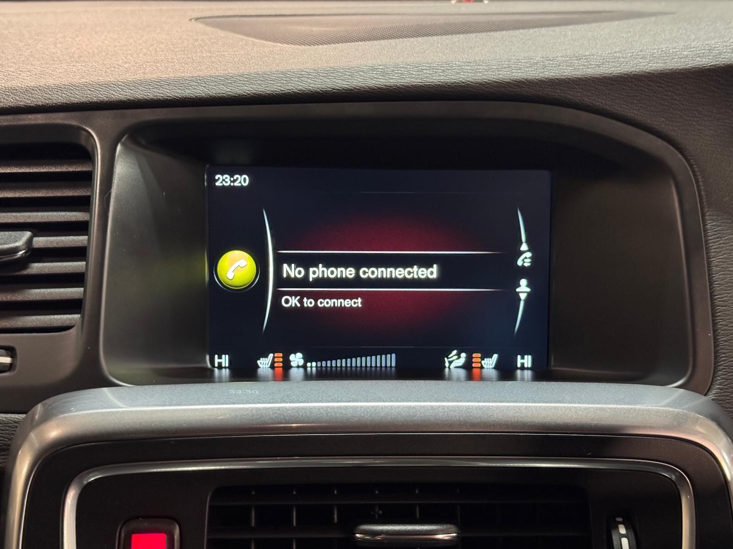 Used Volvo V60 for sale - 77029664: Photo 41