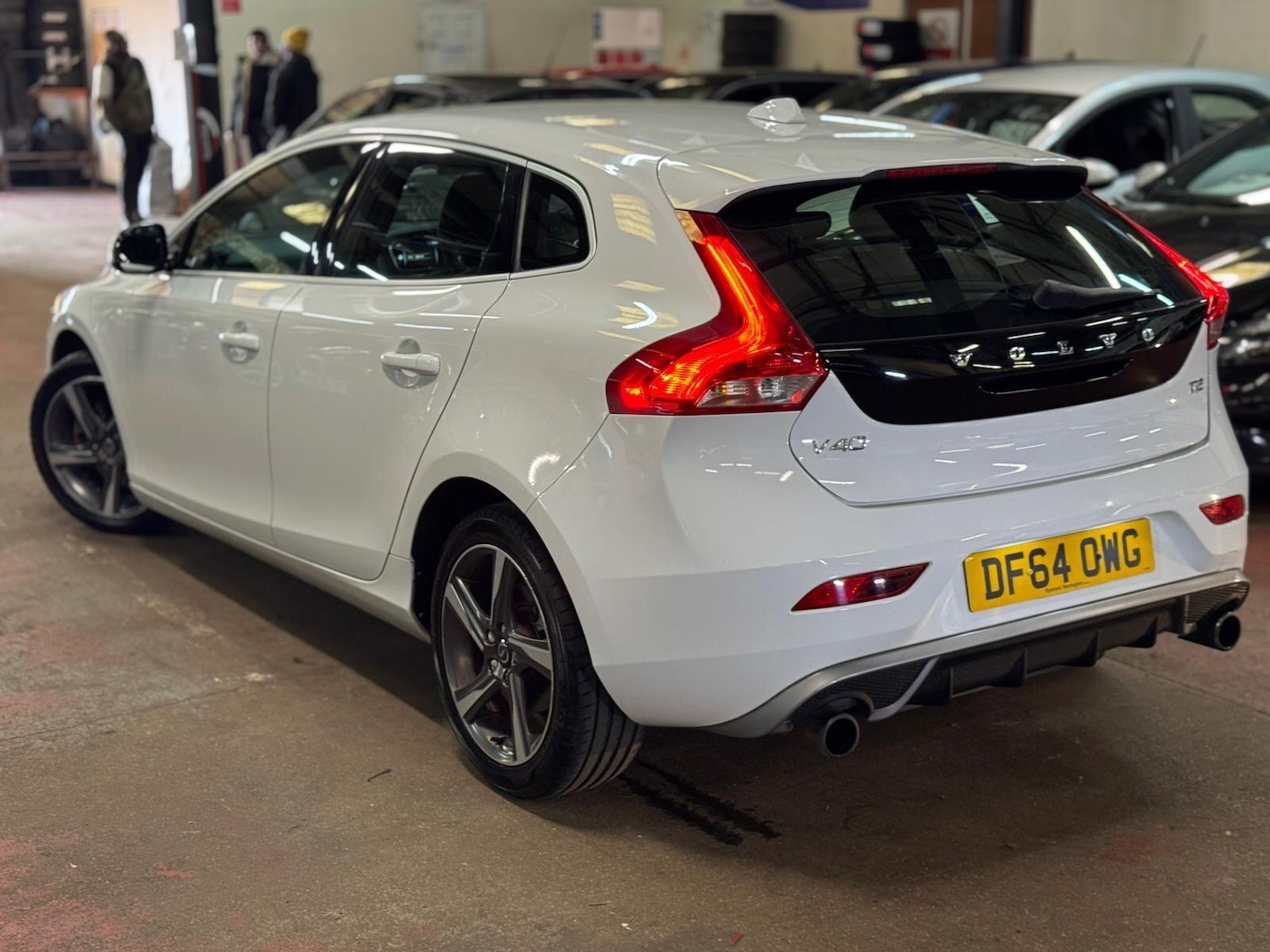 Used Volvo V40 2015 for sale - 77768450: Photo 11