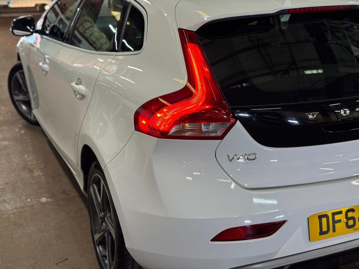 Used Volvo V40 2015 for sale - 77768450: Photo 12