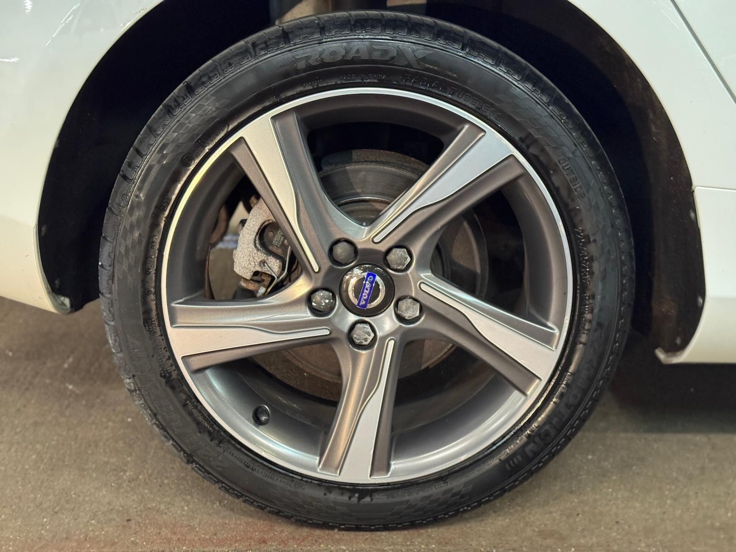 Used Volvo V40 2015 for sale - 77768450: Photo 15