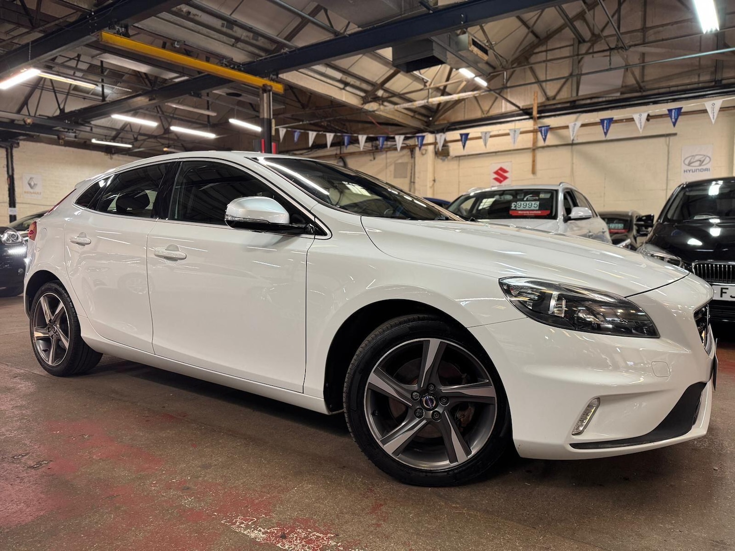 Used Volvo V40 2015 for sale - 77768450: Photo 16