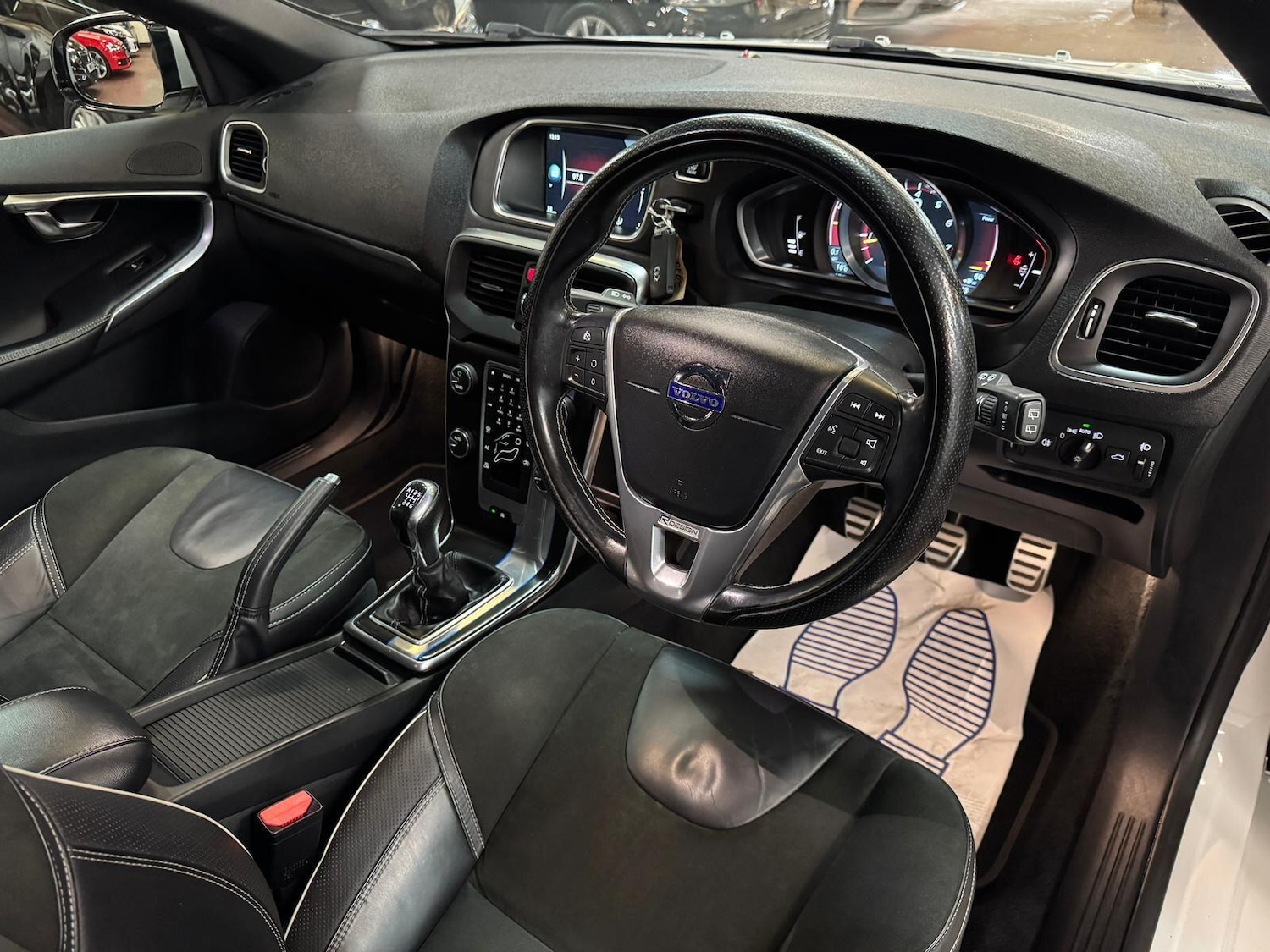 Used Volvo V40 2015 for sale - 77768450: Photo 19