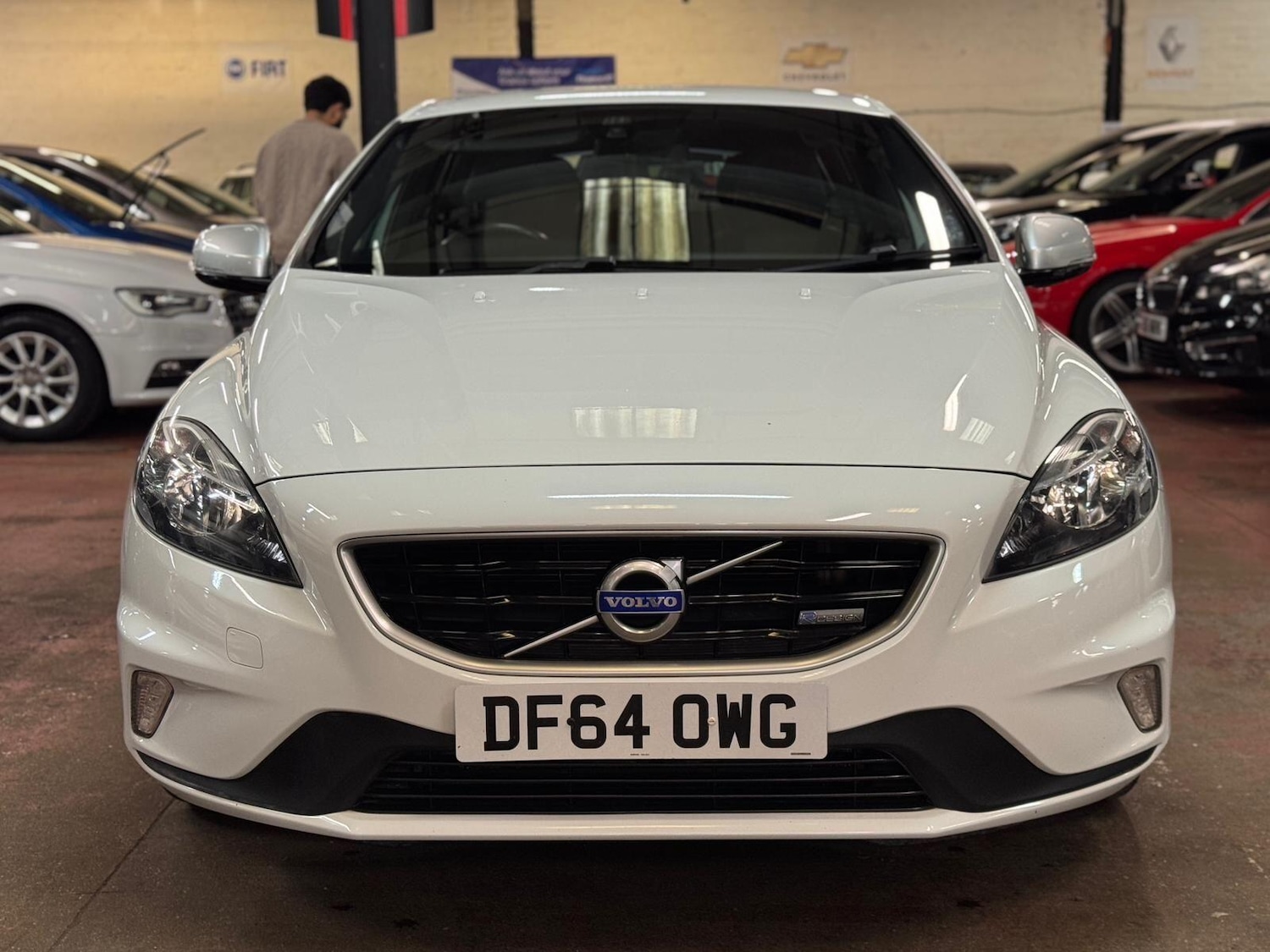 Used Volvo V40 2015 for sale - 77768450: Photo 2