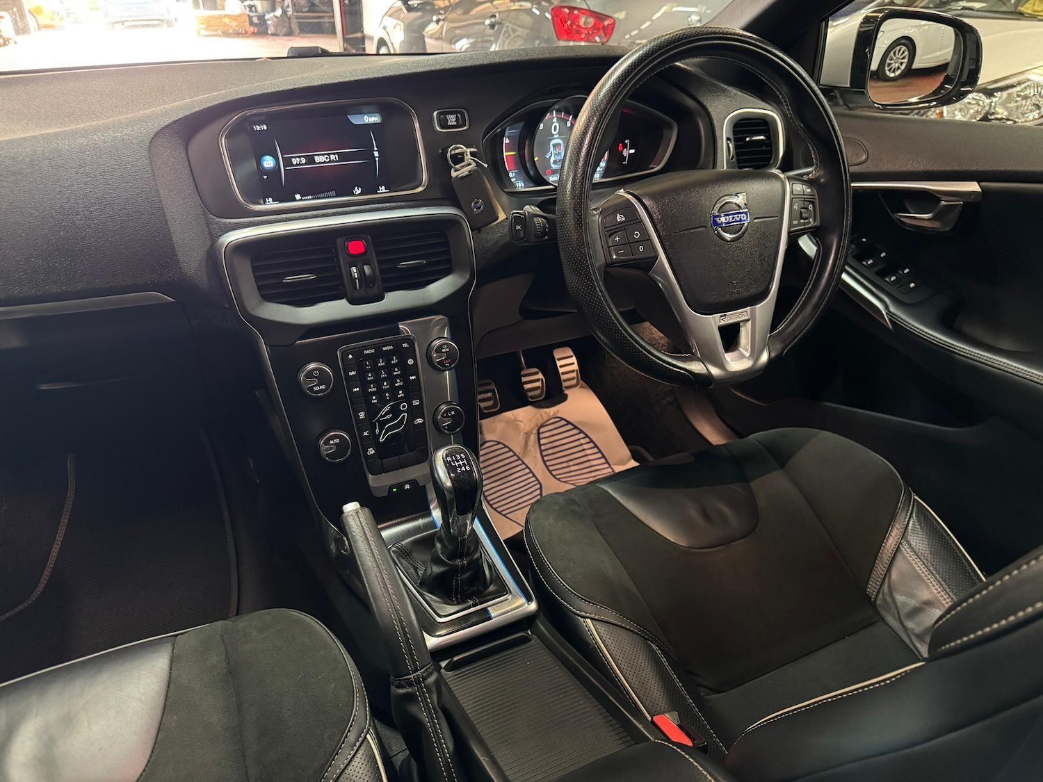 Used Volvo V40 2015 for sale - 77768450: Photo 20