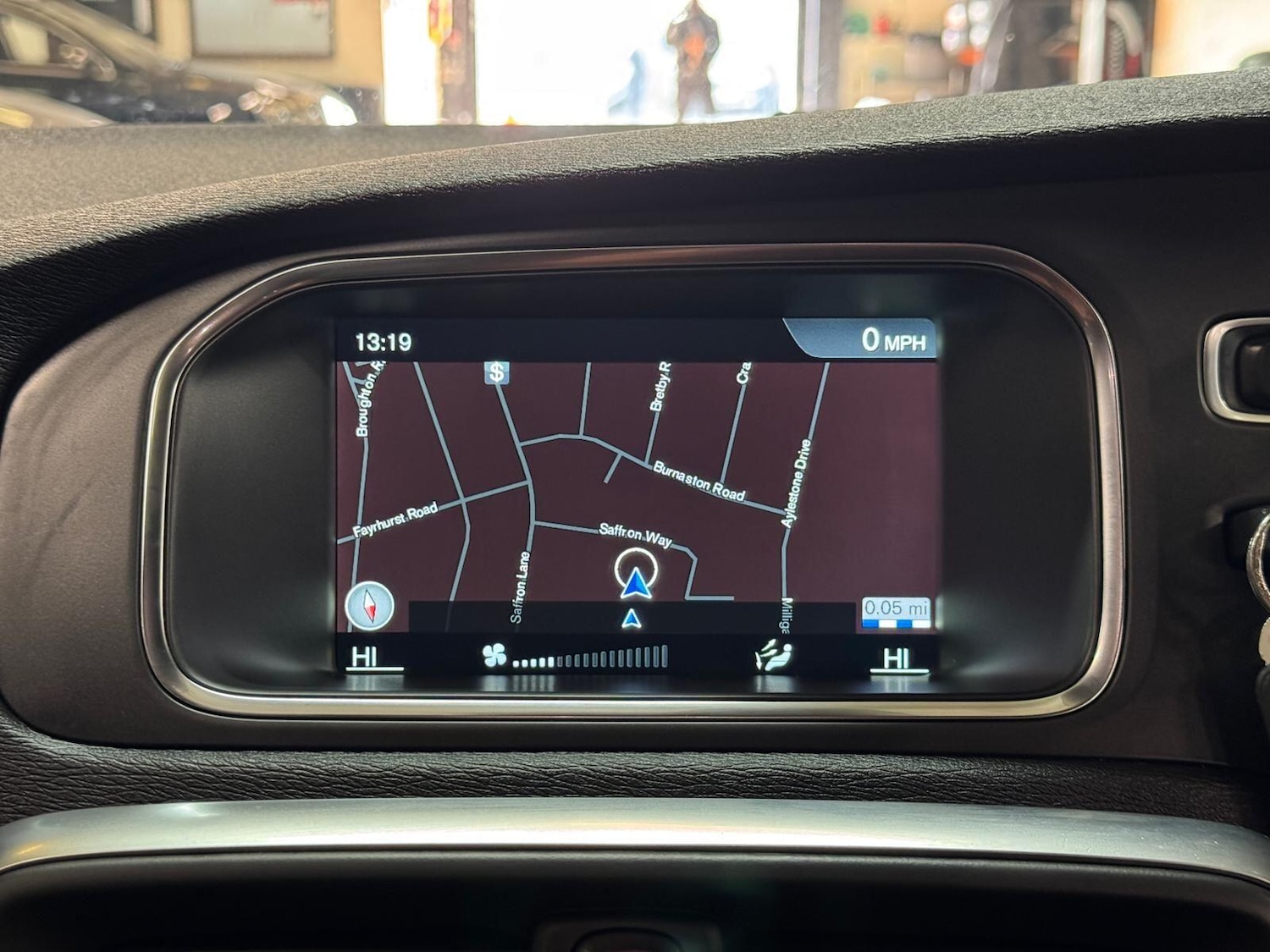 Used Volvo V40 2015 for sale - 77768450: Photo 28