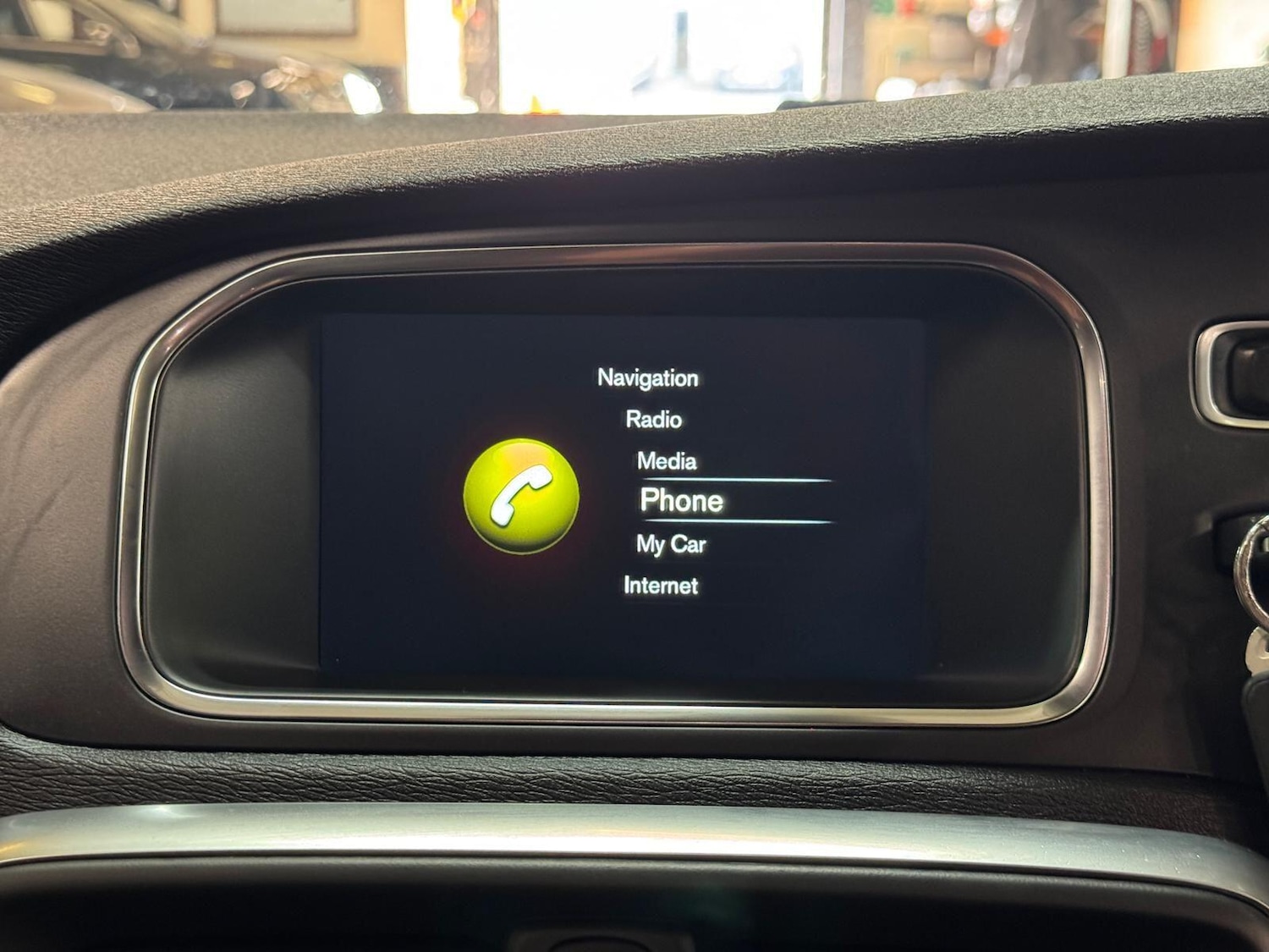 Used Volvo V40 2015 for sale - 77768450: Photo 30