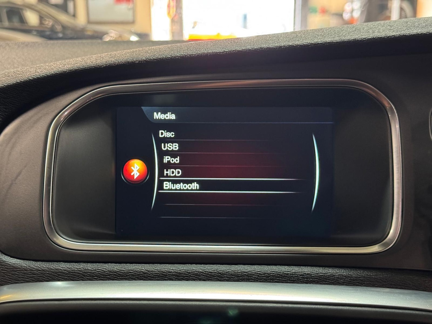 Used Volvo V40 2015 for sale - 77768450: Photo 31