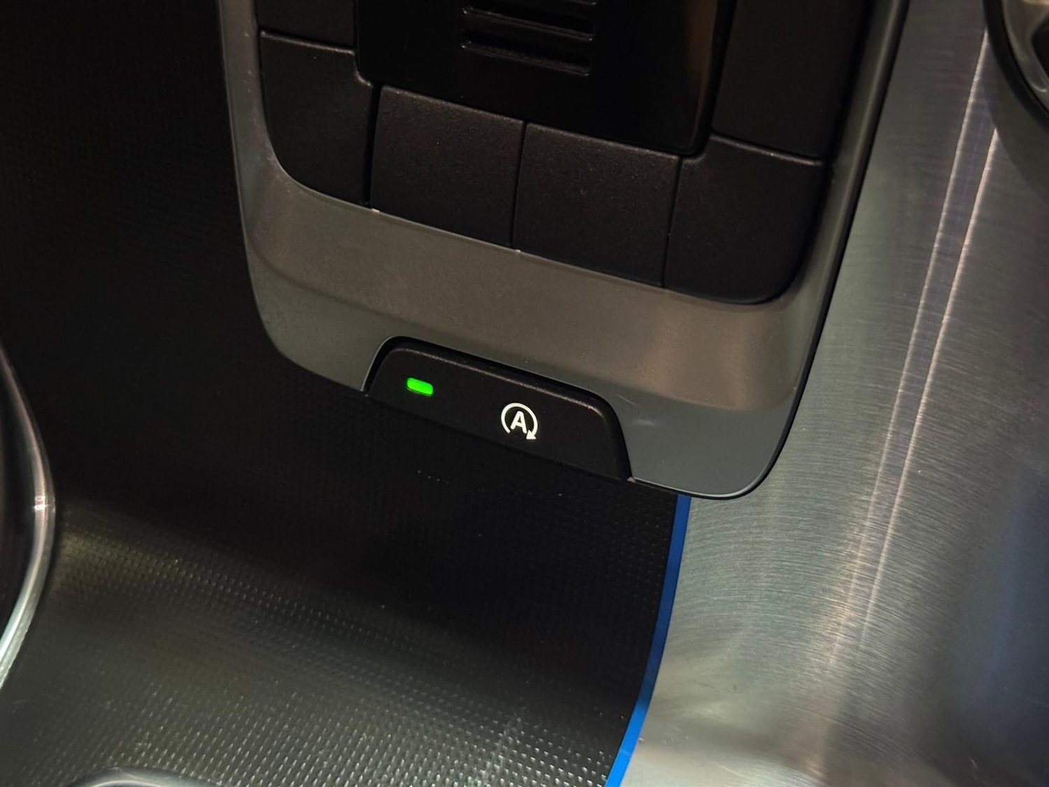 Used Volvo V40 2015 for sale - 77768450: Photo 36