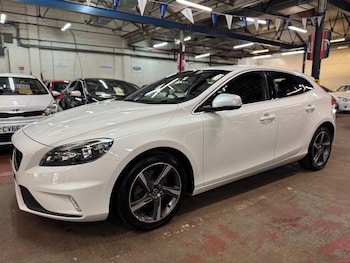 Used Volvo V40 2015 for sale - 77768450: Photo