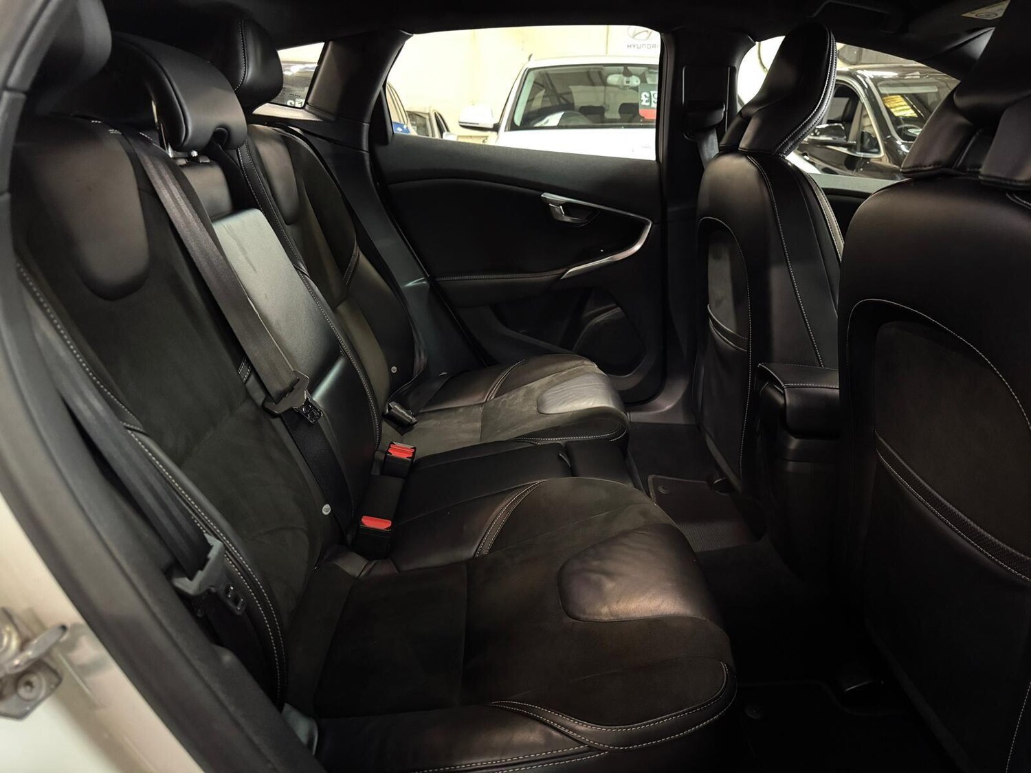 Used Volvo V40 2015 for sale - 77768450: Photo 42