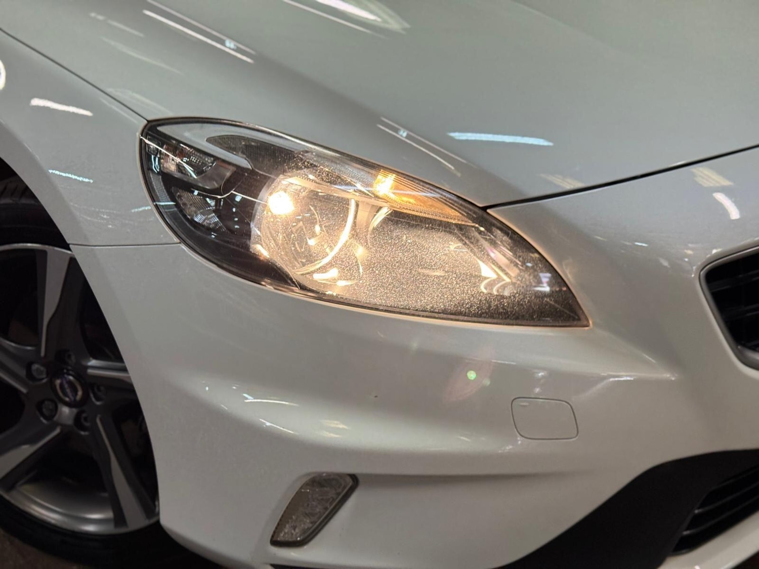 Used Volvo V40 2015 for sale - 77768450: Photo 8