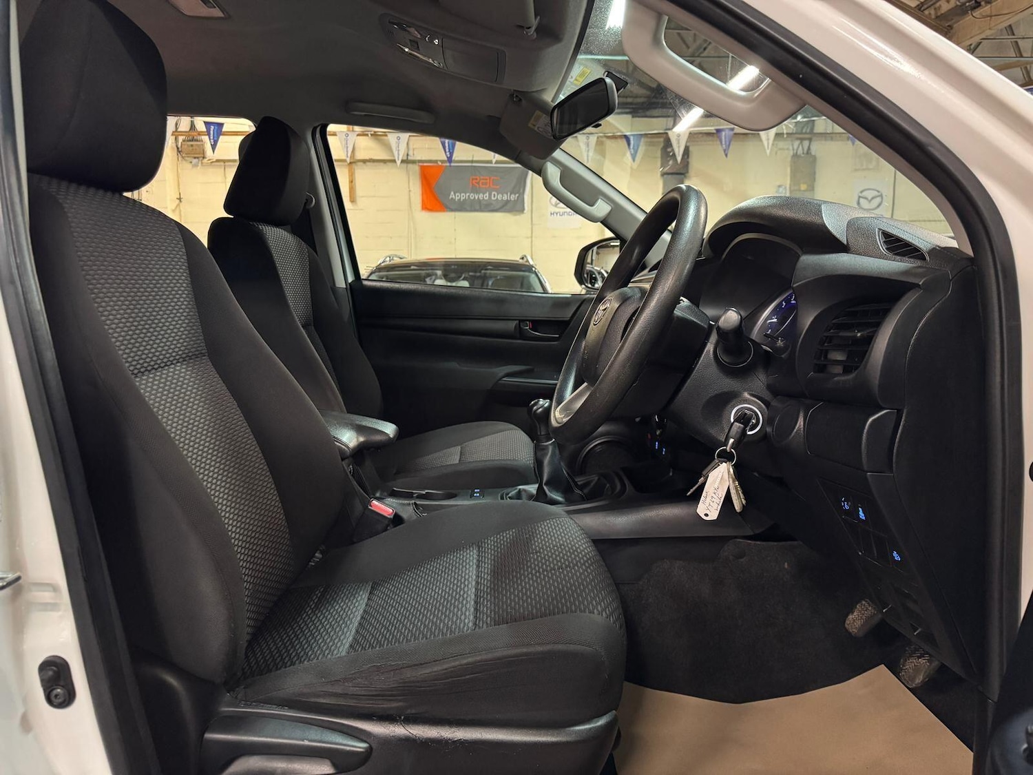 Used Toyota Hilux 2019 for sale - 76727792: Photo 20