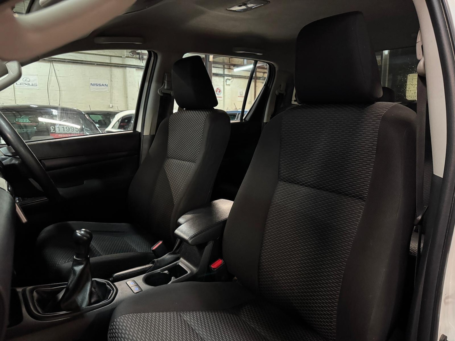 Used Toyota Hilux 2019 for sale - 76727792: Photo 25