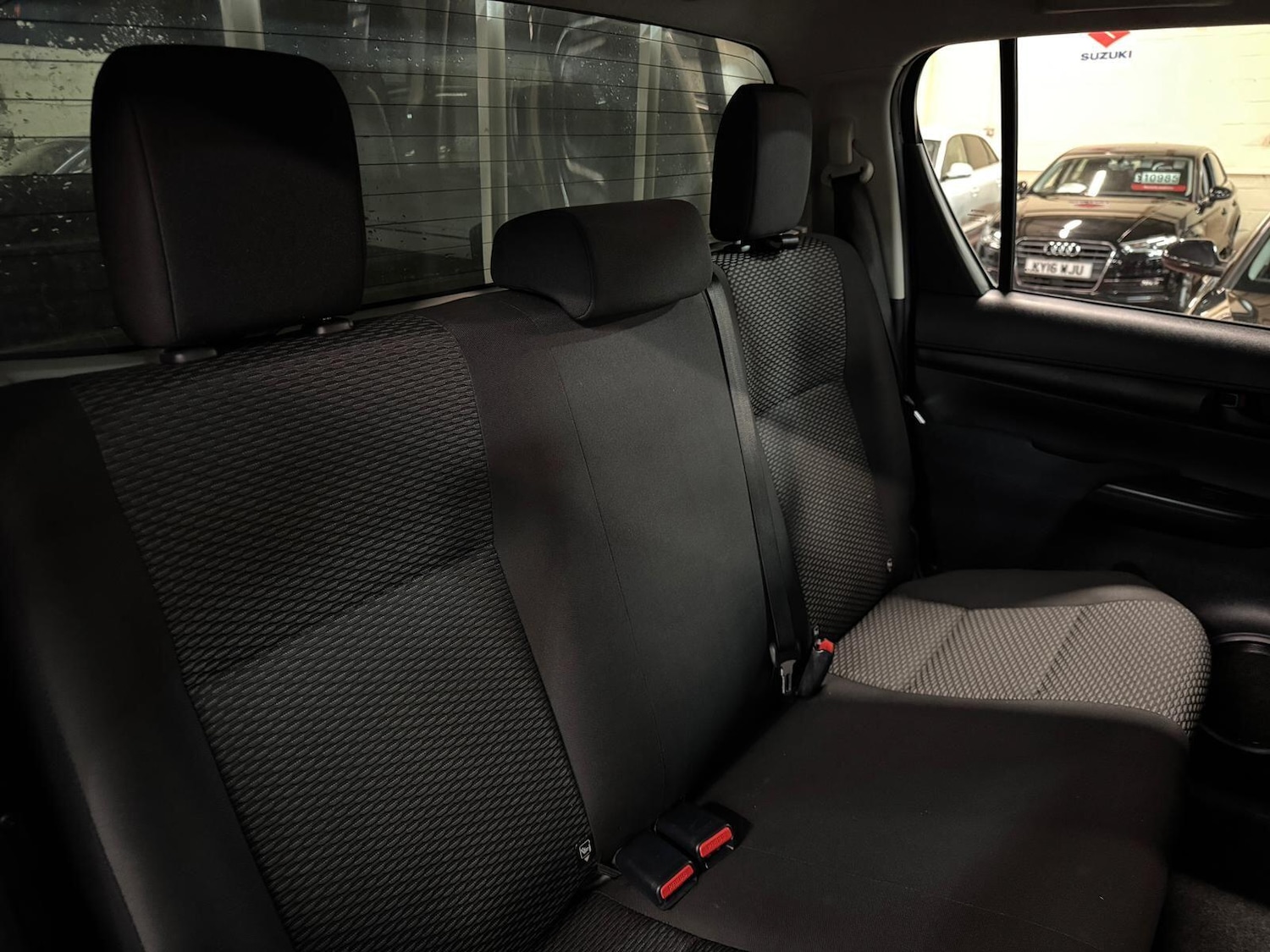 Used Toyota Hilux 2019 for sale - 76727792: Photo 27