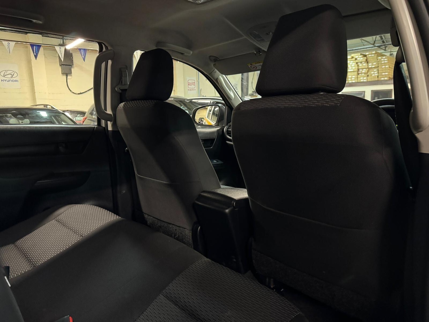 Used Toyota Hilux 2019 for sale - 76727792: Photo 28