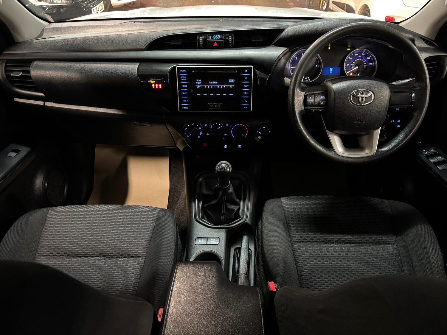 Used Toyota Hilux 2019 for sale - 76727792: Photo 34