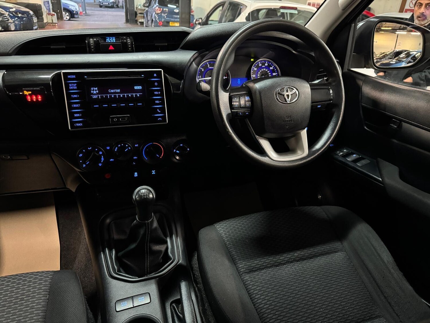 Used Toyota Hilux 2019 for sale - 76727792: Photo 35