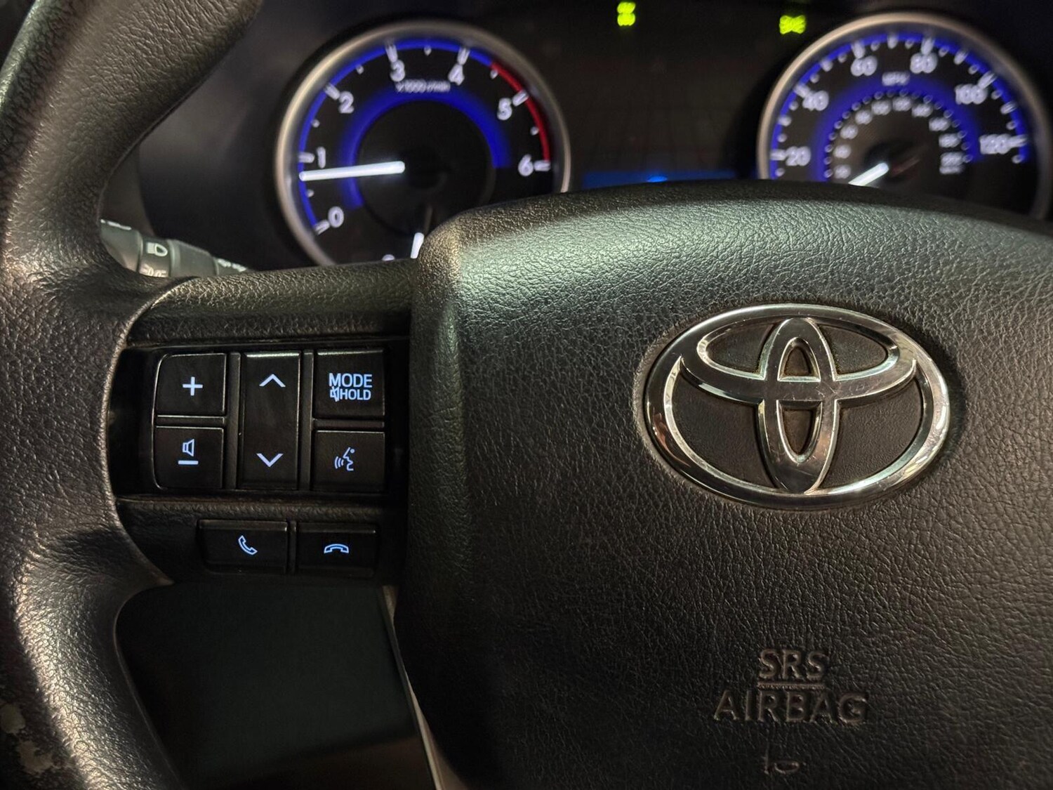 Used Toyota Hilux 2019 for sale - 76727792: Photo 37